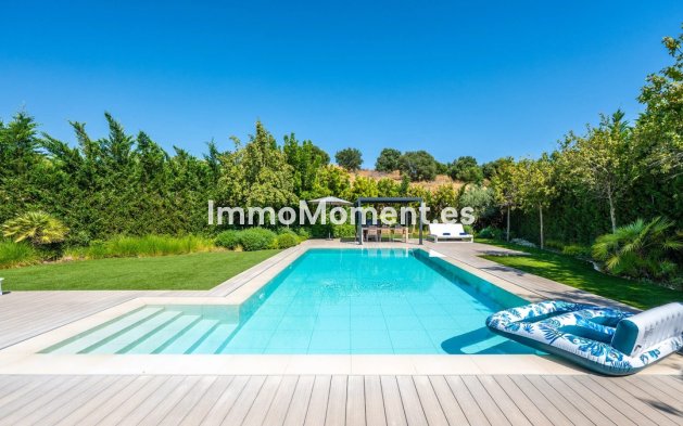 Resale - Villa - El Paraiso - New Golden Mile