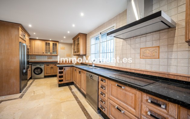 Resale - Villa - Marbella - Nueva Andalucía