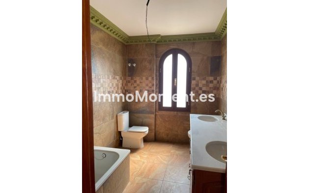 Resale - Villa - Marbella - San Pedro de Alcántara