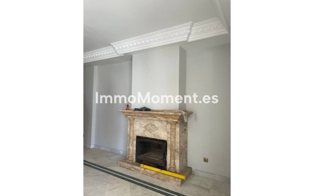 Resale - Villa - Marbella - San Pedro de Alcántara