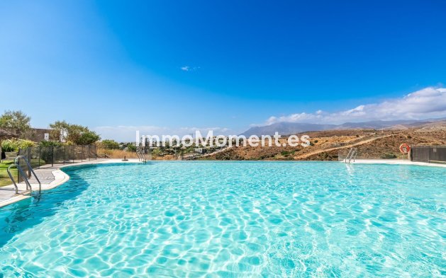 Resale - Apartment - El Paraiso - New Golden Mile