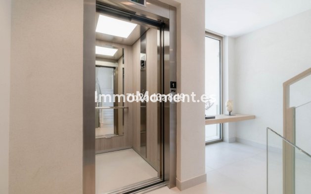 Wiederverkauf - Villa - Marbella - Nueva Andalucía