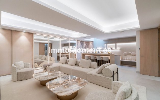 Wiederverkauf - Villa - Marbella - Nueva Andalucía