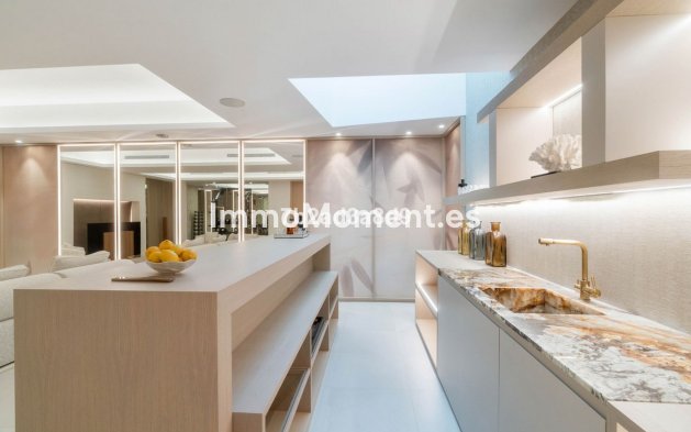 Wiederverkauf - Villa - Marbella - Nueva Andalucía