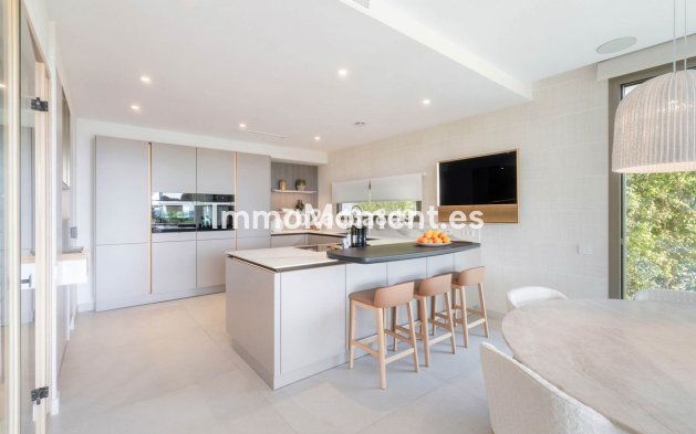 Wiederverkauf - Villa - Marbella - Nueva Andalucía