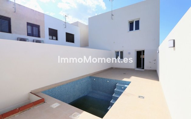 Resale - Villa - Pilar de la Horadada - Pilar de la Horadada Centro