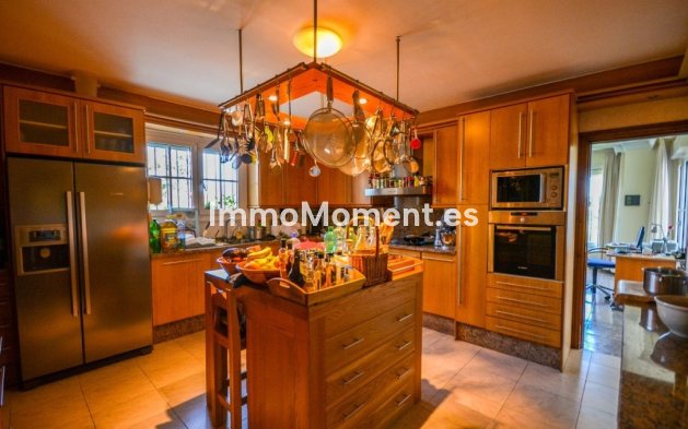 Wiederverkauf - Villa - Estepona  - Estepona Centro