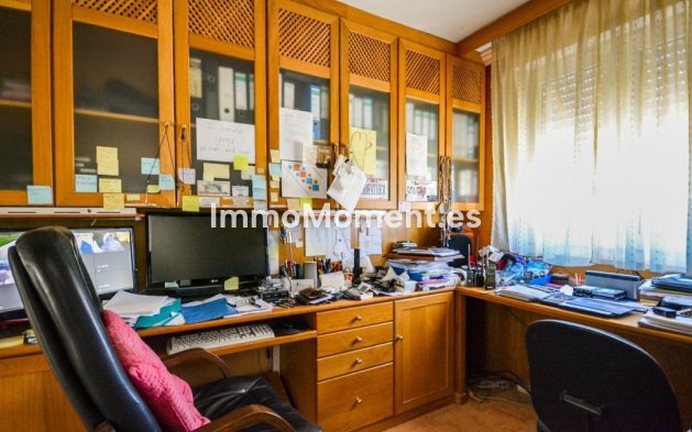 Wiederverkauf - Villa - Estepona  - Estepona Centro