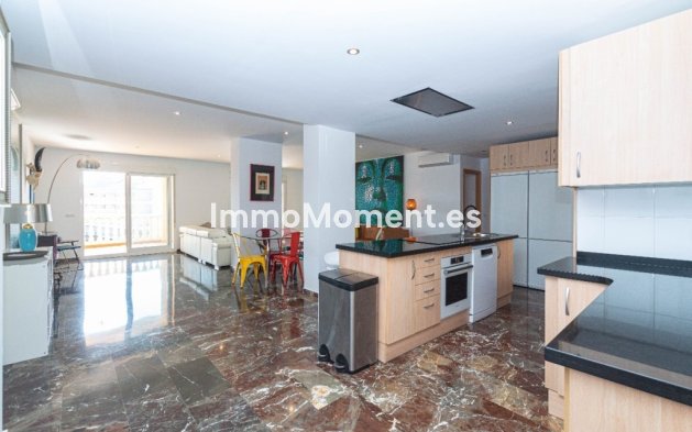 Resale - Apartment - Fuengirola - Carvajal