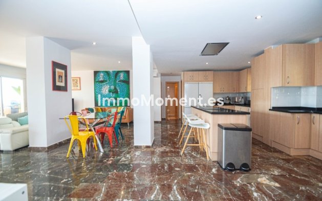 Resale - Apartment - Fuengirola - Carvajal