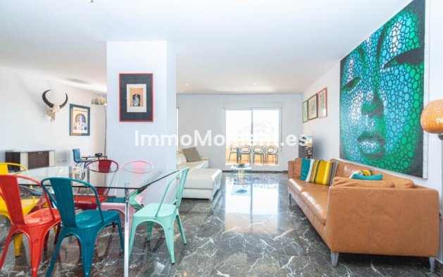 Resale - Apartment - Fuengirola - Carvajal
