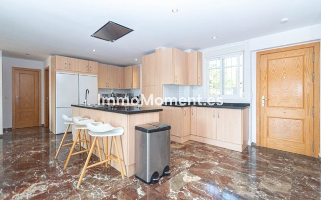 Resale - Apartment - Fuengirola - Carvajal