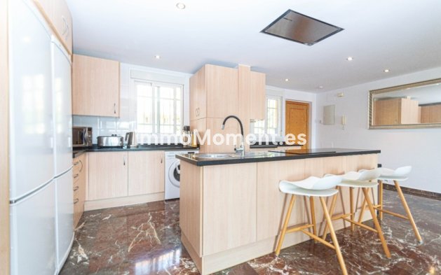 Resale - Apartment - Fuengirola - Carvajal