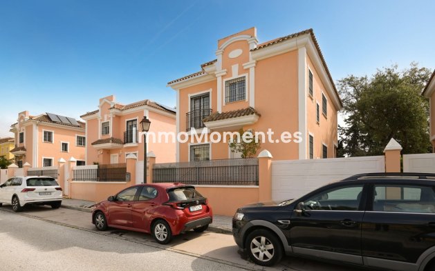 Reventa - Villa - Marbella - Elviria