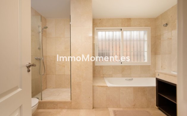 Reventa - Villa - Marbella - Elviria