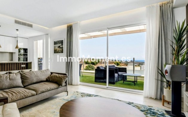 Resale - Apartment - Marbella - Altos de los Monteros