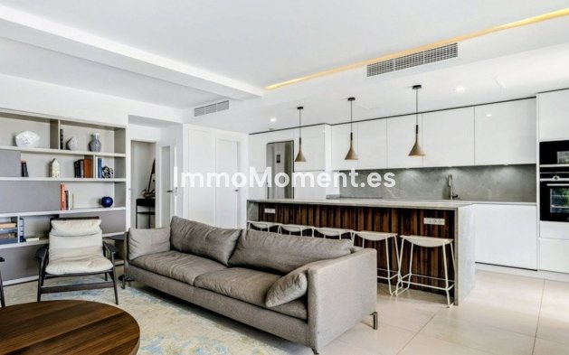 Resale - Apartment - Marbella - Altos de los Monteros