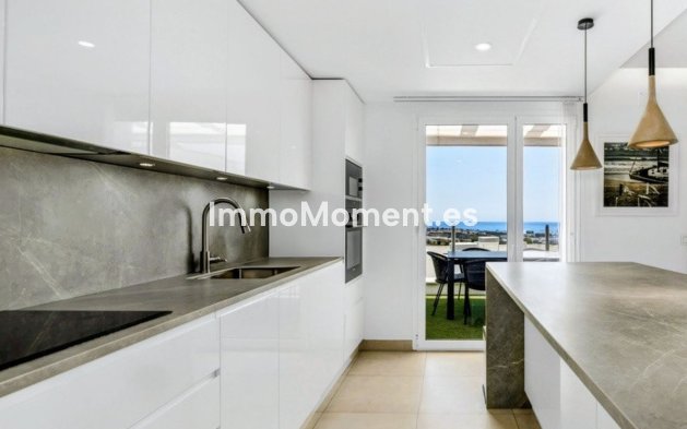 Resale - Apartment - Marbella - Altos de los Monteros