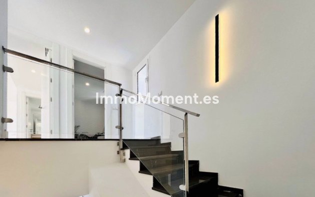 Resale - Apartment - Marbella - Altos de los Monteros