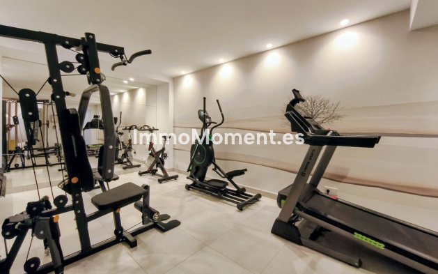 Resale - Apartment - Marbella - Altos de los Monteros
