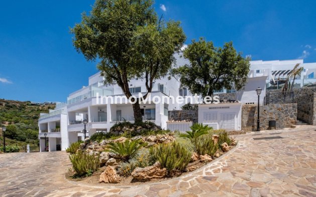 Resale - Apartment - Marbella - Altos de los Monteros