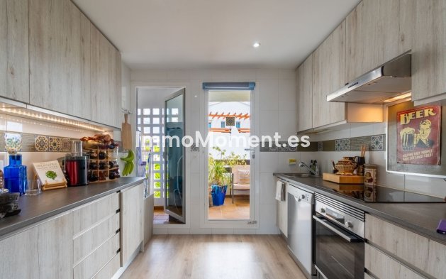 Resale - Apartment - Estepona - Estepona Centro