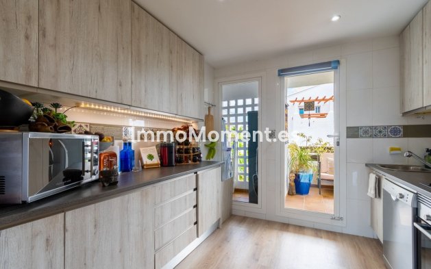 Resale - Apartment - Estepona - Estepona Centro