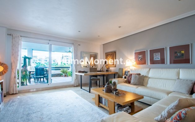 Resale - Apartment - Estepona - Estepona Centro