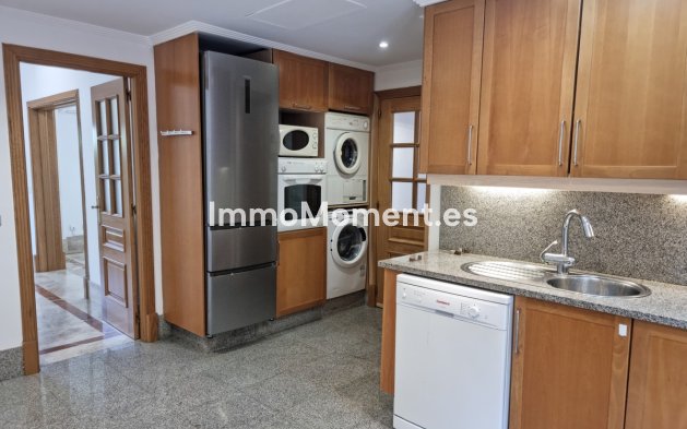 Resale - Villa - Marbella - Santa Clara