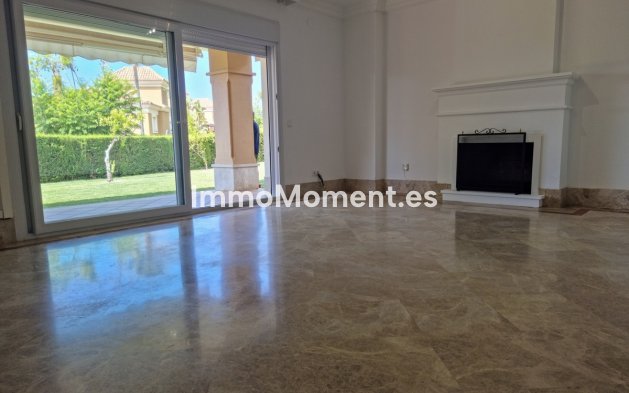 Resale - Villa - Marbella - Santa Clara