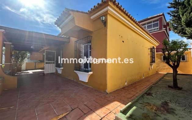 Resale - Villa - Estepona - Estepona Centro