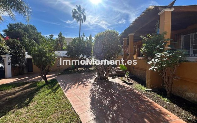 Resale - Villa - Estepona - Estepona Centro