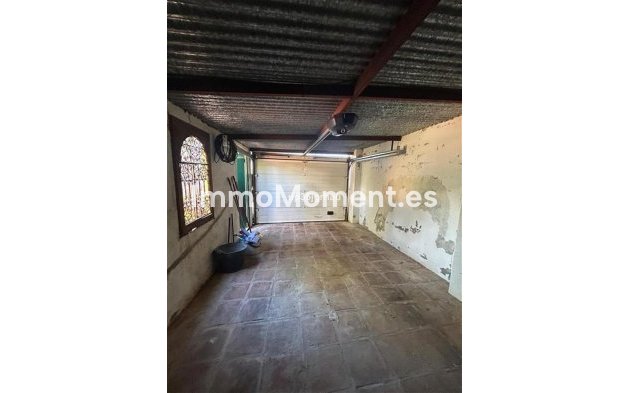 Resale - Villa - Estepona - Estepona Centro