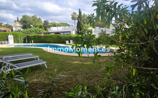 Resale - Villa - Marbella - Las Chapas