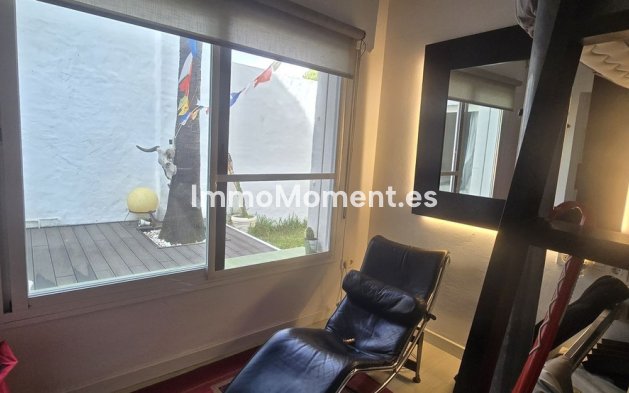 Resale - Villa - Marbella - Las Chapas