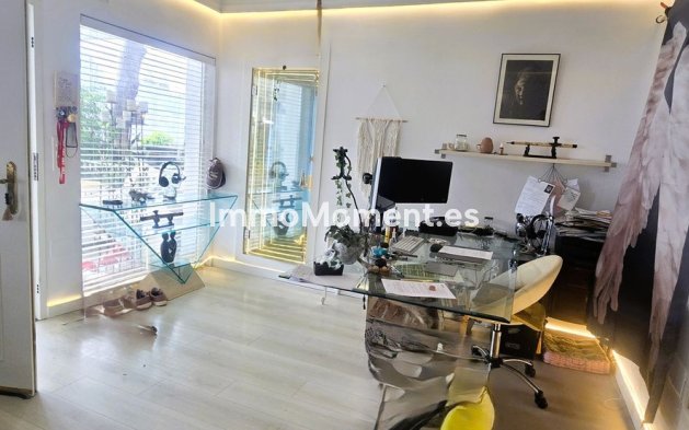 Resale - Villa - Marbella - Las Chapas