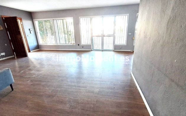 Reventa - Villa - Estepona  - Estepona Centro