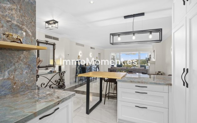 Resale - Apartment - Benahavís - Monte Halcones