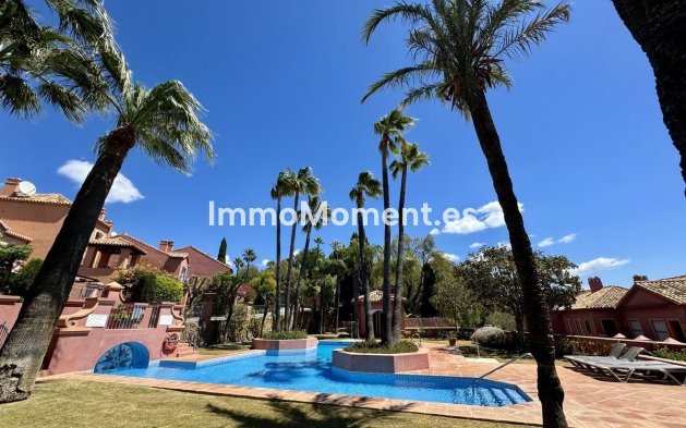 Resale - Apartment - Benahavís - Monte Halcones