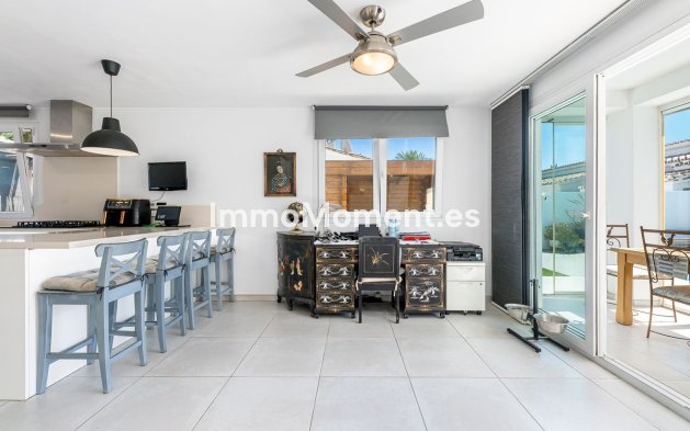 Bestaande woning - Villa - Estepona  - Estepona Centro