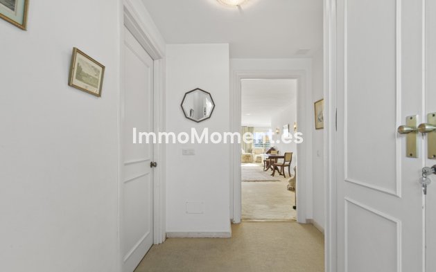 Resale - Apartment - Marbella - Guadalmina Alta