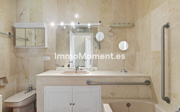 Resale - Apartment - Marbella - Guadalmina Alta