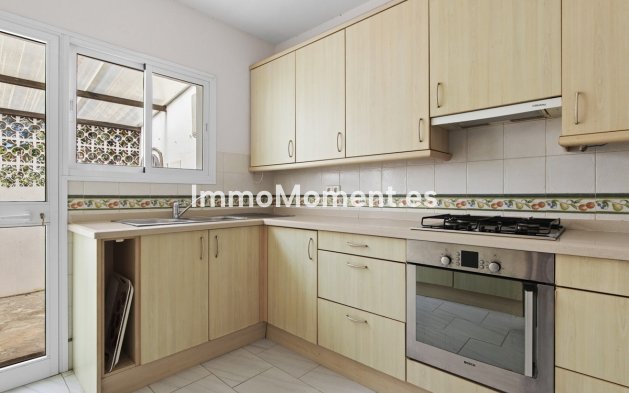 Wiederverkauf - Villa - Marbella - Guadalmina Baja