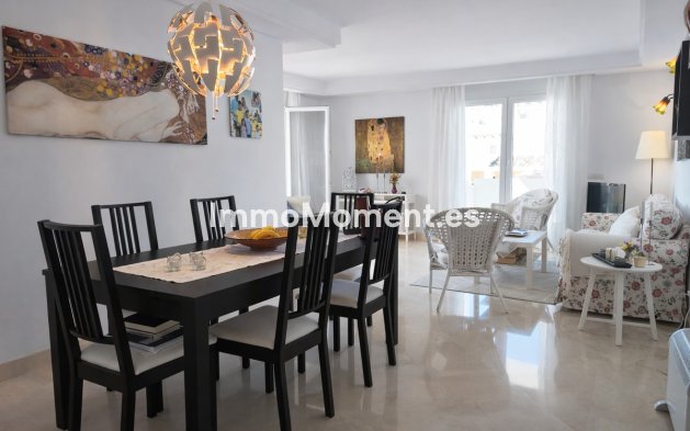 Resale - Apartment - Marbella - Nueva Andalucía