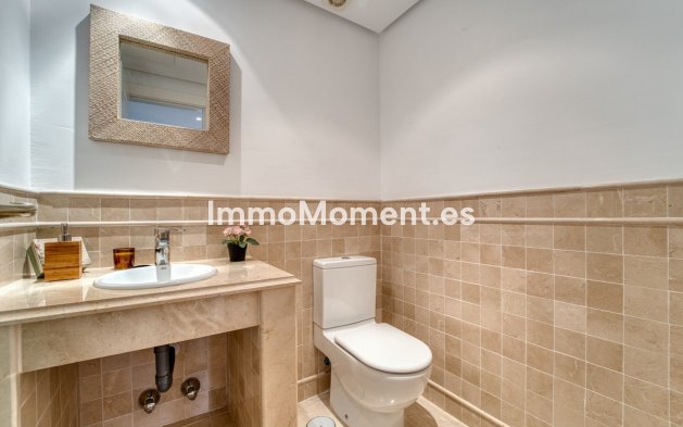 Resale - Apartment - Marbella - Nueva Andalucía