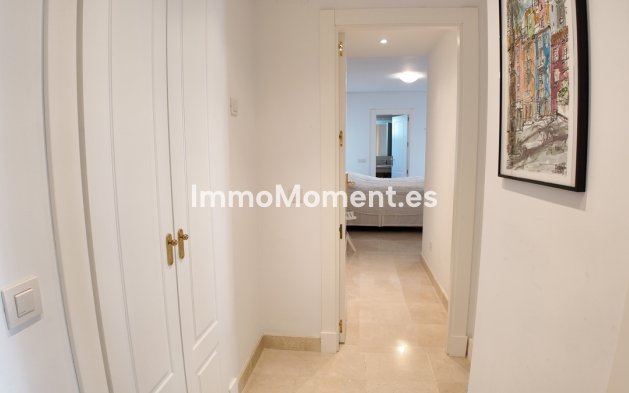 Resale - Apartment - Marbella - Nueva Andalucía