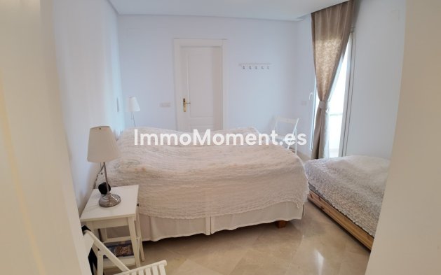 Resale - Apartment - Marbella - Nueva Andalucía