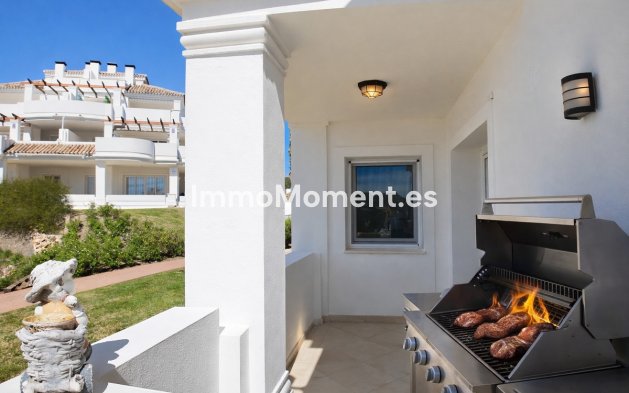 Resale - Apartment - Marbella - Nueva Andalucía