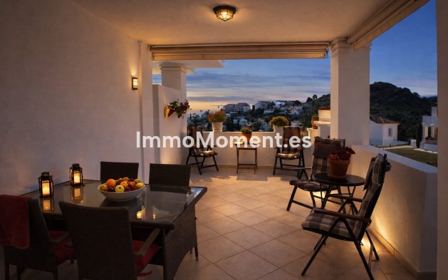 Resale - Apartment - Marbella - Nueva Andalucía