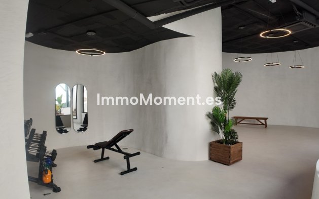 Resale - Apartment - Marbella - Nueva Andalucía